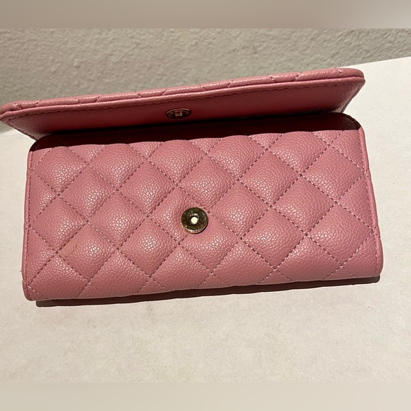 Steve Madden Multiple Compartment One Button Wallet - Picture 2 of 4